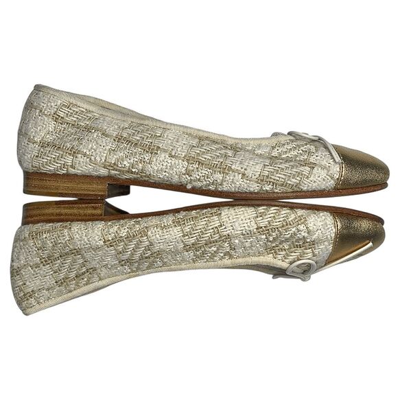 Chanel Tweed & Gold Cap Toe Ballet Flats 37C Classic Logo Flats Interlocking C - Picture 5 of 13